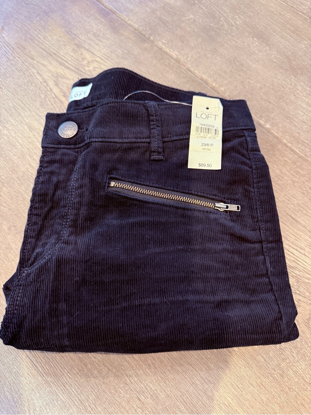 NWT! Women’s LOFT Black Corduroy Trousers with Zipper Detail (29/8)